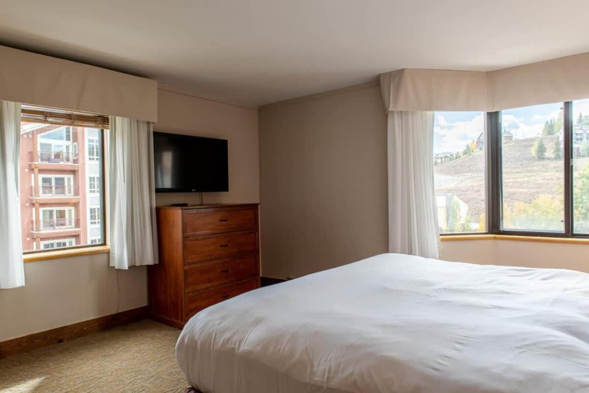 1Bd Suite 504 Perfect Location With Pool And Hot Tub Крестед Бют Екстериор снимка