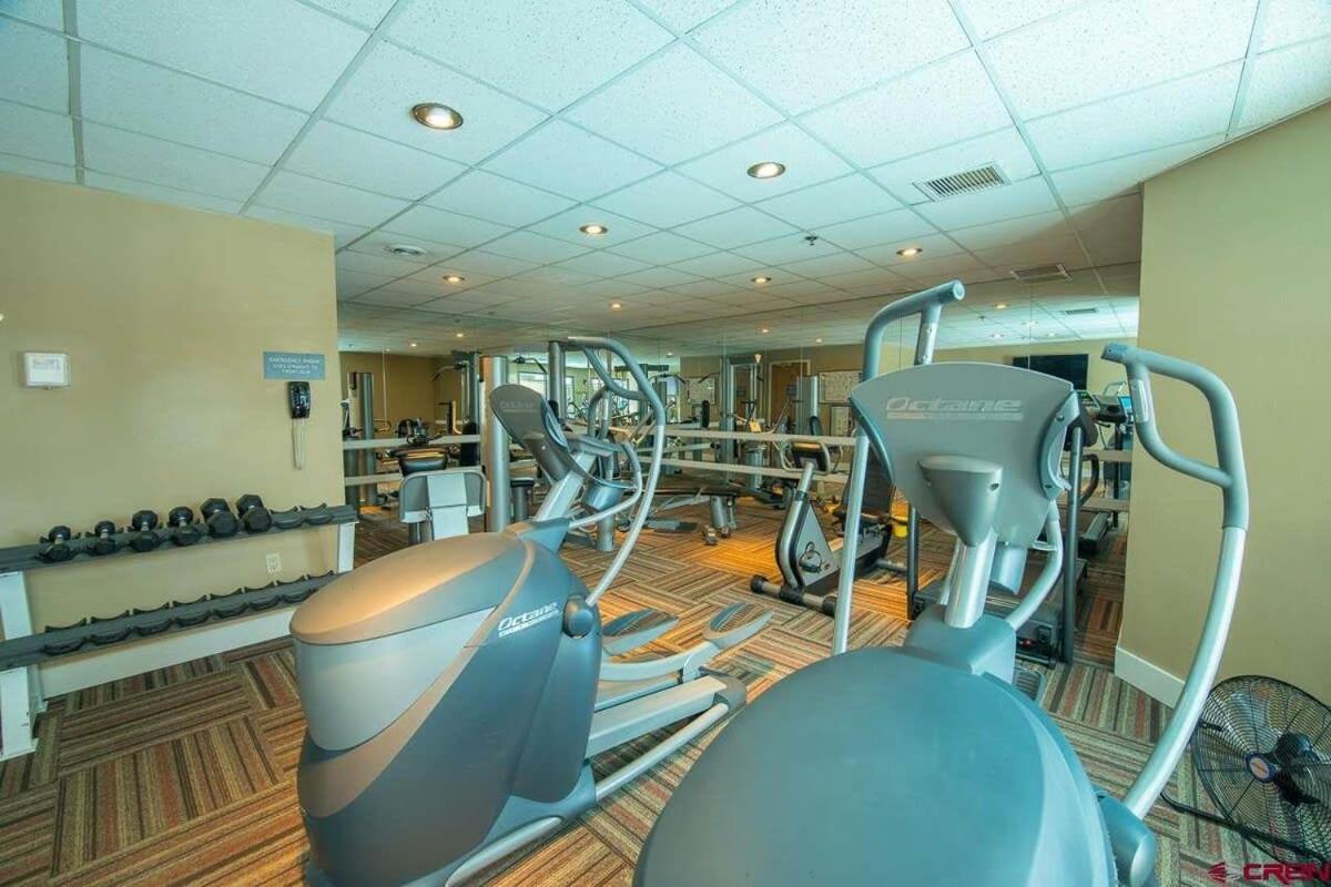 1Bd Suite 504 Perfect Location With Pool And Hot Tub Крестед Бют Екстериор снимка