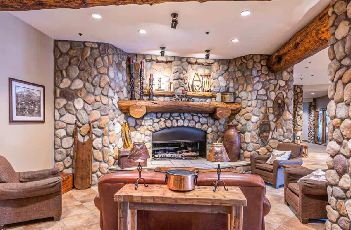 1Bd Suite 504 Perfect Location With Pool And Hot Tub Крестед Бют Екстериор снимка